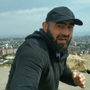 Shamil Abdurakhimov Instagram - Салам Алейкум друзья, сегодня с утра была легкая пробежка с разминкой, погода была хорошая, подготовка к Абу-Даби идёт планомерно, к бою готов морально и физически. 
Выражаю огромную благодарность всем подписчикам, я всегда читаю ваши комментарии, ваша поддержка меня ещё больше заряжает на победу.
иншаАллагь Победа ☝️ #шамильабдурахимов #мма #ufc #abudabi