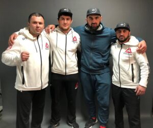 Shamil Abdurakhimov Instagram - Отдельную благодарность выражаю своей команде, вы молодцы 👍