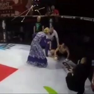 Shamil Abdurakhimov Instagram - Жесткая мама тренер

Что она с ним сделает дома?🤭