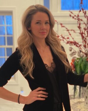 Shandi Finnessey Instagram - Anyone else wine and cheesed out?? It’s this time of year where between the 26th and the 31st, it’s all one big blur and then suddenly it’s the last day of the year and you really double down on the cheese and wine but only because you made lots of New Year’s resolutions about cutting back on cheese and wine so you have you last big push to make it to the next year. So que sera… I got this. 👊 Final push till 2024 and all the resolutions!
