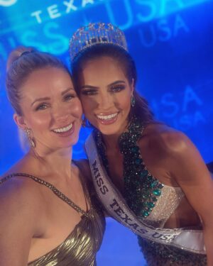 Shandi Finnessey Instagram - Who knew when I said “yes” to judging #MissTXUSA that I would have one of the most enjoyable weekends I’ve had in a long time! Will, the director (and a friend), selected an incredible panel of judges who not only collaborated to find the best contender for the Miss USA title, but people who would truly enjoy being around each other for the process. I mean… what judges panel plans reunion trips!? 😜

Texas doesn’t play when it comes to pageants. These girls BROUGHT IT! From their hair/makeup, swimsuit bodies and gowns that deserve spots on the Miss Universe stage, Texas is a powerhouse! It was so thrilling meeting each of the young ladies vying for the title and I feel very confident in our choice, @misstxusa! 

And the weekend wasn’t all work. Across the street from our hotel was a restaurant serving my indulgent favorites…. Raw oysters and caviar! So yes, I treated myself to that… and a nap afterward. And it was glorious. 🙌🏻

Bye, for now, Houston! 👋 Headed back to my favorite boys… ✈️

#misstxusa #missusa #texas
