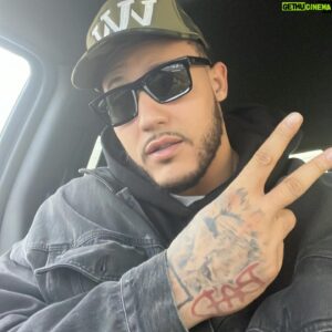 Shane Ray Instagram - I feel good 😎