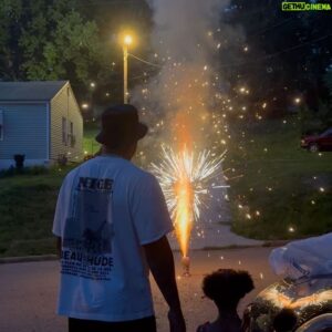 Shane Ray Instagram - ❤️🎆🎇🎆❤️