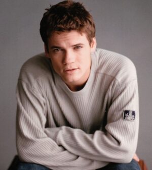 Shane West Instagram - Who’s feeling some “teen angst” this morning?? 😃👨‍🎤 #tbt ….
but can anyone actually guess what this shoot was for? 

**Also I was 20. Not actually a “teen”. But most definitely listening to Goldfinger and MxPx and anything “edgy” AF 

#throwbackthursday #baby #couldntgrowfacialhairtosavemylife