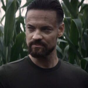 Shane West Instagram - THIS FRIDAY!! 🌾 

Solving the mystery is only the beginning. The hunt is on….

#EscapeTheFieldMovie Available in Select Theaters, On Digital and On Demand May 6.

We had a LOT of fun with this one. 
Make sure you keep watching for an end credit sequence you surely won’t forget 👀 annnnd lemme know what you think! 
❤️