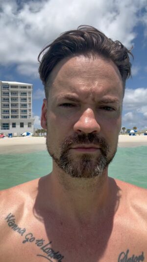 Shane West Instagram - #fbf to a couple weeks ago….

I need some more sun and ocean in my life. And bushwackers! 
Who’s with me?? 🕺

#florida #beach #nottoobad #itsstillsummeryeah ? ☀️😬