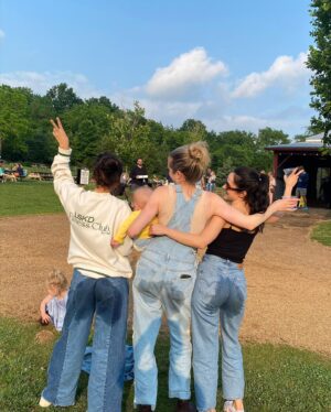 Shanley Caswell Instagram - Feelin super grateful for my female friendships and the planes, trains, and automobiles that help me sustain them 🤍