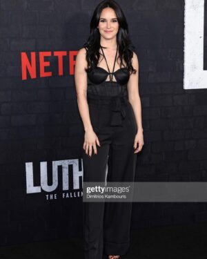 Shanley Caswell Instagram - Came out of my winter hibernation to go see Luther: The Fallen Sun last night and dang what a ride!! That was intense!! If you saw me stress shoveling popcorn into my mouth the whole movie… no u didn’t 🖤
thanks to badass @christycscott for having me!
