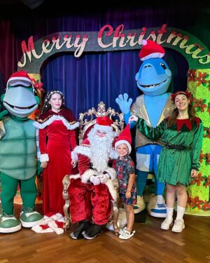 Shannon O'Connell Instagram - Christmas 2023 with 2 of my 3 babies ❤️ #christmascruise #pocruises #christmas2023 #family #love #makingmemories