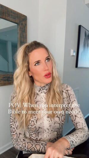 Shannon Stewart Instagram - Hey Jesus… it’s me 😂😂🤣

#biblereading #pastorswife #christianreels #raleighnc #faithandfashion #whereheat #marriedlife #laughatyourself