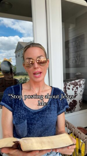 Shannon Stewart Instagram - “For I am not ashamed of the gospel, because it is the power of God that brings salvation to everyone who believes: first to the Jew, then to the Gentile.” Romans 1:16 

#christianreels #iamnotashamed #raleighinfluencers #spreadthegoodnews #discipleofchrist #christiangirl