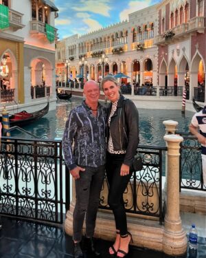 Shannon Stewart Instagram - Celebrating another Valentine’s Day with my favorite person in the world. Roses are red, violets are blue, but nothing compares to the love I have for you. Happy Valentine’s Day, to the love of my life!!! 🥰❤️🫶🏻