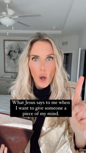 Shannon Stewart Instagram - Can you relate? 😂🤐 “When words are many, transgression is not lacking, but whoever restrains his lips is prudent.” (Proverbs 10:19) 🫶🏻

#wordsarepowerful #thinkbeforeyouspeak #encouraging #christianreels #christianblogger #speaklife #raleighnc #faithandfashion