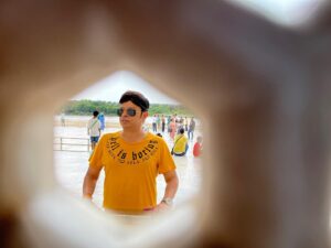 Shantanu Bhamare Instagram - Visit To Symbol Of Love ❤️ Taj Mahal 💯🤘💕💕💕

Photos By : Professional Photographer at Taj Mahal, Agra - Sohel Shaikh Masoodi : @sohelshaikhmasoodi 

Enjoyed Stay at @luckyguesthouseagra , thanks for the good hospitality! 💯👍❤️