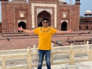 Shantanu Bhamare Instagram - Visit To Symbol Of Love ❤️ Taj Mahal 💯🤘💕💕💕

Photos By : Professional Photographer at Taj Mahal, Agra - Sohel Shaikh Masoodi : @sohelshaikhmasoodi 

Enjoyed Stay at @luckyguesthouseagra , thanks for the good hospitality! 💯👍❤️