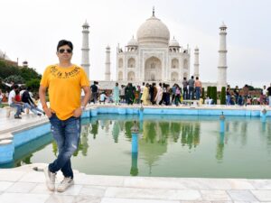 Shantanu Bhamare Instagram - Visit To Symbol Of Love ❤️ Taj Mahal 💯🤘💕💕💕

Photos By : Professional Photographer at Taj Mahal, Agra - Sohel Shaikh Masoodi : @sohelshaikhmasoodi 

Enjoyed Stay at @luckyguesthouseagra , thanks for the good hospitality! 💯👍❤️