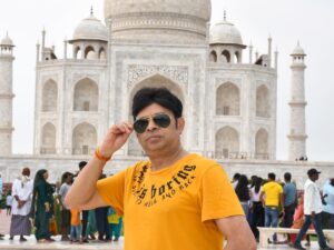 Shantanu Bhamare Instagram - Visit To Symbol Of Love ❤️ Taj Mahal 💯🤘💕💕💕

Photos By : Professional Photographer at Taj Mahal, Agra - Sohel Shaikh Masoodi : @sohelshaikhmasoodi 

Enjoyed Stay at @luckyguesthouseagra , thanks for the good hospitality! 💯👍❤️