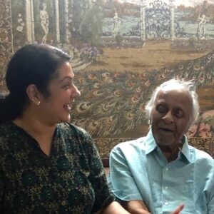 Shanthi Krishna Instagram - “Happy Fathers Day” to all the wonderful dads around the world... here is my recent candid moment with my dad during their wedding anniversary this month.. love u loads Appa..🥰🥰