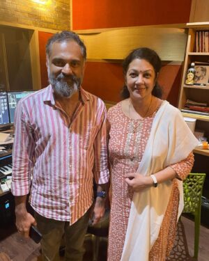 Shanthi Krishna Instagram - Amazing experience singing a couple of lines for my new web series in maestro music director Bijibal’s recording studio today in Kochi 🥰A fan moment for me too 😍Thank you for this opportunity team of ‘MasterPeace’ 🙏🏻🥰