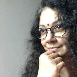 Shanthi Krishna Instagram - My lockdown emotional thoughts selfies:
1. How is the world out there now?
2. I am sure it is going to be as beautiful as ever..
3. In fact I believe it will be more fascinating with more love within ourselves for the world and everyone around us. God bless 🙏😀🥰