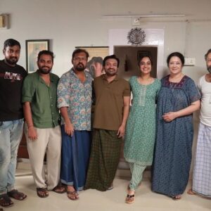 Shanthi Krishna Instagram - Just wrapped up my shoot for Boban  Samuel’s new movie in Kochi. My lovely n lively costars ❤️ n my asst missing them already 🥰 God bless🙏🏻😍