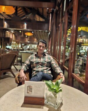 Sharman Joshi Instagram - “Once a year, go somewhere you’ve never been before.”—The Dalai Lama.
Happy to have come to @furama_resort_and_villas this time round! 

#furama #furamaresort #furamaresortdanang #furamavillas #furamavillasdanang #danang #travel #tourism #vietnam @parkerr777 
@rupalidean @deanakanksha