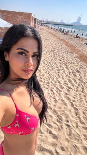 Sharmiela Mandre Instagram - Just me & the beach 🏝️