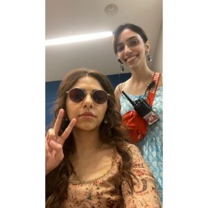 Sharmin Segal Instagram - #heeramandi BTS! Soo many memories made in the last 3 years! It is impossible to fit it all into one post! So many people that have been so supportive and kind. Thank you to everyone that was a part of this very special project love youu all! ❤️

1 2: Pizza is the best food. 🍕 @aslisona 

3: Farida ma’am always rocking 🤘🏽 

4. Sisterhood ❤️ @aditiraohydari 

5. Motherhood ❤️ @m_koirala 

6. The best person I know 👯‍♀️ @segalsimran 

7. Music is essential 🎶 

8. Rani 🐶 the Best Heera Puppy 

9. Once a costume AD, always a costume AD 😋

10. Fida fan for life!! @fardeenfkhan 😍 @hemachoudharyy