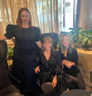 Sharon Bialy Instagram - Waiting for the rest of the #bialythomasandassociates crew. Hurry up #artiosawards will start soon @ktrampey @sherrythomaslane @csacasting