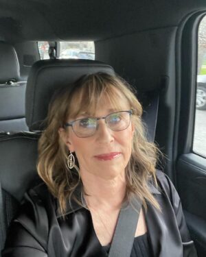 Sharon Bialy Instagram - On my way to the #artiosawards - can’t wait to hang with my peeps- if I ever get there… I don’t mind LA traffic when I’m in the back of a black car!!