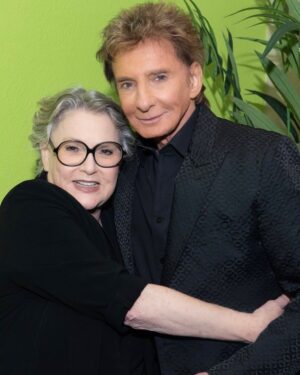 Sharon Gless Instagram - My last night in Vegas was spent with Barry! @barrymanilowofficial