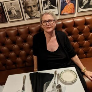 Sharon Gless Instagram - New York moment at Frankie & Johnnie's. That's Paul Newman on my right and the very terrific gal from Burn Notice on my left. Cagney & Lacey Appreciation Group