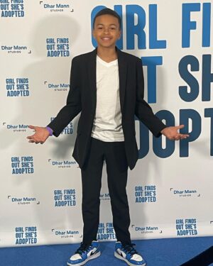 Shaun Dixon Instagram - @dhar.mann first feature film premiere. It was awesome! Amazing performances!
#dharmannfamily #dharmannactors  #dharmannstudios #dharman #bluecarpet #nike