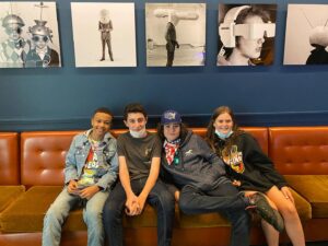 Shaun Dixon Instagram - Chilling with my #DharMann family @xandersimmons_ @anthonypaulruggieri @visitdreamscape. We had a blast! Can’t wait to get back on set with these guys!
#dharmannfam #dharmannactors #dharmannstudios #funtimes #kidactors