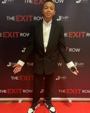 Shaun Dixon Instagram - #TheExitRow red carpet movie premiere. Thank you to my family that came out and supported the premiere of the film. Thank you @cine30.media for giving me this opportunity and believing in me. Thank you to the amazing cast and crew. Thank you @kimberlycrandall for helping me to become the best version of “BJ”, I appreciate you. Dreams do come true and please never give up on them.  So excited the journey has just begun. Love you all.
#childactor #industrykid #moviepremiere #trustingod #supporteachother #indiefilm #nike