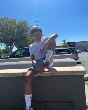 Shaun Dixon Instagram - 😎😎

#shaundixon #chillin #nike #humbled