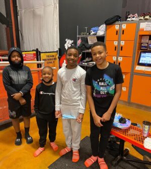 Shaun Dixon Instagram - Hey guys, having fun with family and friends @its_haileysworld @hope_skippp at Skyzone! Okay so we forgot some of the dance moves on the TikTok but we improvised 😂. 

  #funtimes #tiktokdance #laugh #funny #dharmannfamily #dharmannactors #explore