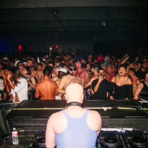 Shaun Ross Instagram - @thepartybyostbahnhof it was such a pleasure playing for you all

Pics by @jay.thehuman