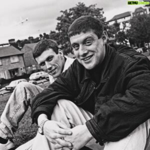 Shaun Ryder Instagram - #TBT Shaun & Bez 😎🎙️🕺🏻🪇
.
📷: Richard Bellia
.
#ShaunRyder #Bez #SWR #HappyMondays #ThrowbackThursday