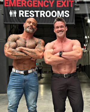 Shaun T Instagram - 🤜🏾🤛🏼Clash of the fitness titans right here! A combined 50yrs of experience helping people transform into the best versions of themselves and guess what???? We are gonna combine forces! STAY TUNED!
#fitness #transformation