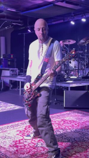 Shavo Odadjian Instagram - Happy 4/20 !! Here’s a lil Prison breakdown to hold you over till next Saturday.  Only 1 week left for @sicknewworld people!. Let’s go!🤘🏼🤘🏼
.
.
.
.
.
#systemofadown #sicknewworld #slipknot #420