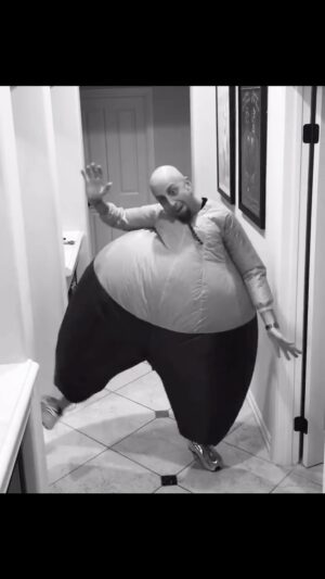 Shavo Odadjian Instagram - How I feel when I think about playing  @sicknewworld next month! 
What songs should we play? 
.
.
.
.
.
#sicknewworld #systemofadown #shav