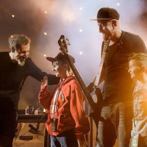 Shavo Odadjian Instagram - Sharing the stage and your energy with my boys. Very grateful and blessed.  What a moment.  Thank you @gregwatermann for capturing it. 
.
.
.
.
#systemofadown #sicknewworld #familytime #sundayvibes #grateful