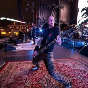 Shavo Odadjian Instagram - Soundcheck photo dump with my brothers @systemofadown. 
📸 @gregwatermann