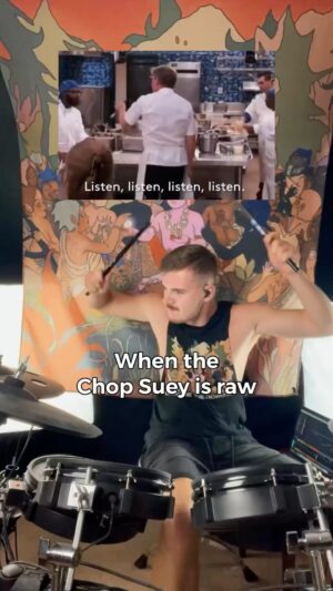 Shavo Odadjian Instagram - When @gordongram tries to sing Chop Suey. 🤣🤣 video by @joebdrums 🤘🏼🤘🏼
.
.
.
.
.
#systemofadown #gordanramsey #chopsuey