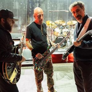 Shavo Odadjian Instagram - Soundcheck photo dump with my brothers @systemofadown. 
📸 @gregwatermann