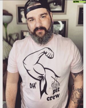 Shawn Morales Instagram - @cubrina.bearly looking super cute in her #ohpitcrew pink T! Thanks boo for your support 🤗😘 get your very own (link in bio) #dragrace #gaybear #gaycub #hairy