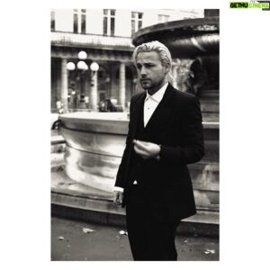Shawn Pyfrom Instagram - #FBF... to my Friday look.

photo by: @robertinophoto

________________________

#photography #modernphotography #paris #parisfrance #photooftheday #blackandwhiteportrait #mensfashion #fashionphoto #eveningattire #menssuit #dressedup #formalwear #margiela #maisonmargiela #portraitphotography #streetphotography #fashionphotography