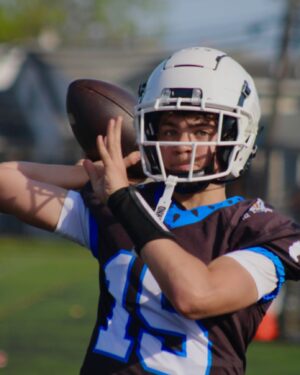 Shawne Merriman Instagram - Springs over…here comes fall ball😈 #classof29