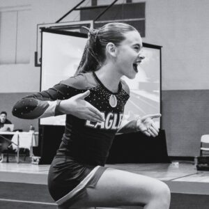 Shaylee Mansfield Instagram - Freshman ✅ Homecoming court, dressing up as Alvin the 🐿️, first homecoming dance, a forever cheer girl (where’s the Pom Poms emoji?!?), winning the National Deaf cheerleading championship, being honored as one of the Rising actors at SignLight Film Festival, and so many more! Friends, pranks, games, and memories. 🦅💙